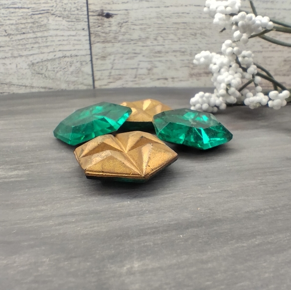 Vintage Jewelry Making Emerald Green Stone 4 Stones Per Set - Picture 2 of 9